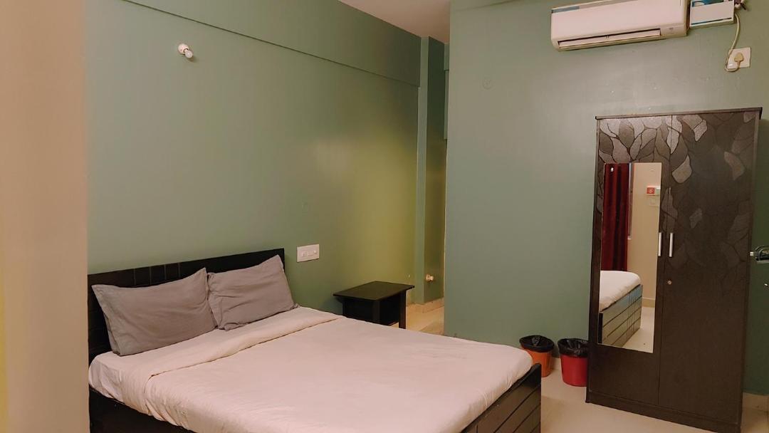 Metro Suites Bangalore Exterior photo